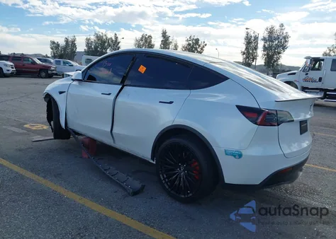 2022 Tesla Model Y Performance Dual Motor All-Wheel Drive from USA, damaged, VIN 7SAYGDEF8NF445617
